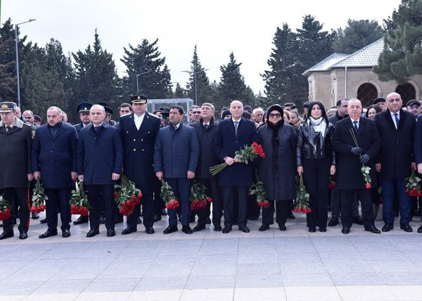 Sumqayıtda Xocalı soyqırımı qurbanlarının xatirəsi anılıb - FOTO Sumqayıtda Xocalı soyqırımı qurbanlarının xatirəsi anılıb - FOTO