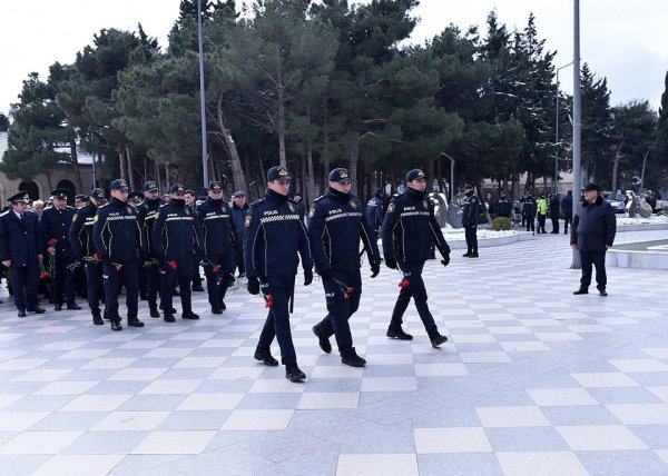 Sumqayıtda Xocalı soyqırımı qurbanlarının xatirəsi anılıb - FOTO Sumqayıtda Xocalı soyqırımı qurbanlarının xatirəsi anılıb - FOTO