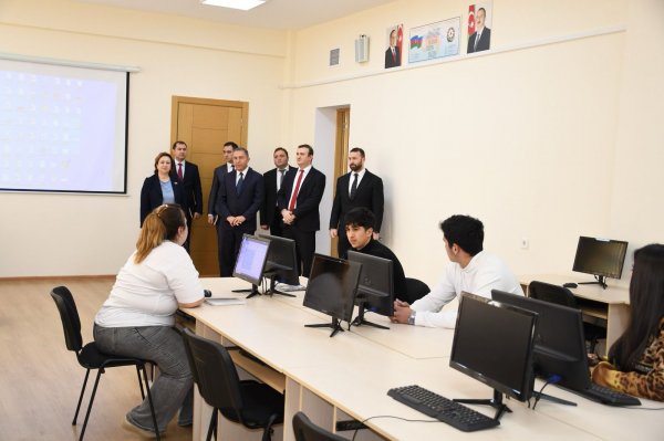Sumqayıtın deputatları peşə məktəbində olublar - FOTOLAR