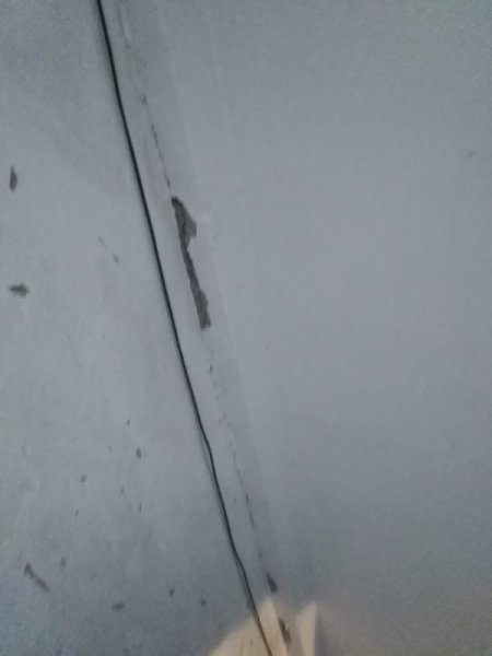 Sumqayıtda qəzalı vəziyyətdə olan binanın sakinləri aidiyyəti qurumlardan kömək istəyir-FOTO Sumqayıtda qəzalı vəziyyətdə olan binanın sakinləri aidiyyəti qurumlardan kömək istəyir-FOTO