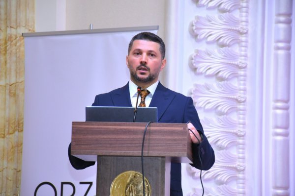 Sumqayıtda pediatrların birinci forumu keçirilib