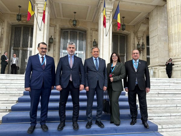Rumıniyada Azərbaycan və Türkiyə nümayəndə heyətinin görüşü olub Rumıniyada Azərbaycan və Türkiyə nümayəndə heyətinin görüşü olub