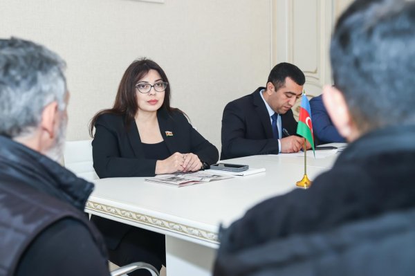 Sumqayıtın deputatının növbəti qəbulu - Bəzi məsələlər nəzarətə götürüldü (FOTO)