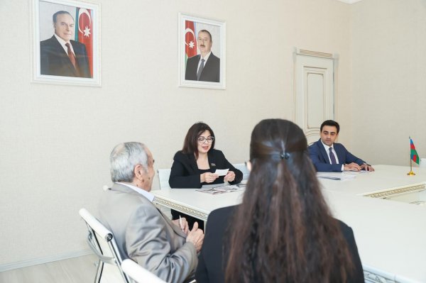 Sumqayıtın deputatının növbəti qəbulu - Bəzi məsələlər nəzarətə götürüldü (FOTO)