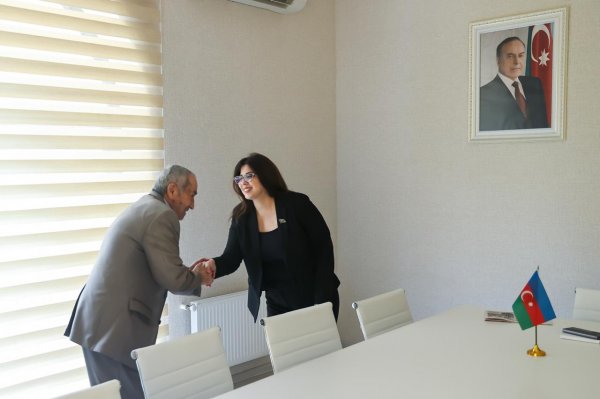 Sumqayıtın deputatının növbəti qəbulu - Bəzi məsələlər nəzarətə götürüldü (FOTO)