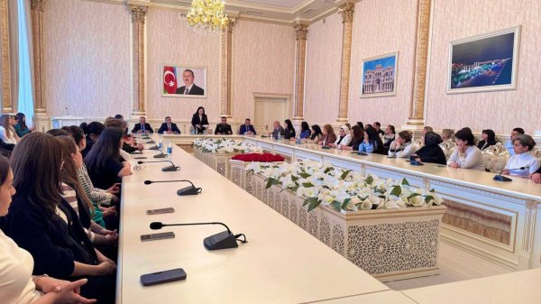 Sumqayıtda məişət zorakılığına məruz qalmış ailələrin övladlarına dair tədbir keçirilib (FOTO)