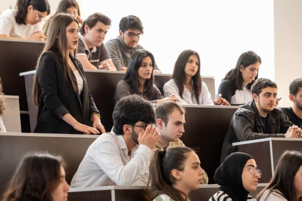 "Regional İnkişaf" İB Sumqayıt gəncləri ilə görüşdü (FOTOLAR)