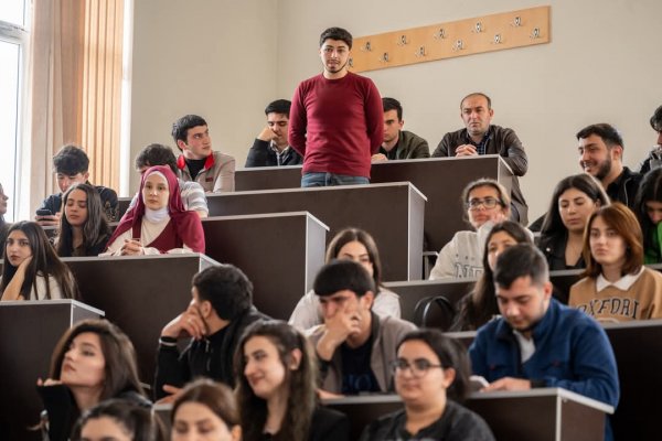 "Regional İnkişaf" İB Sumqayıt gəncləri ilə görüşdü (FOTOLAR)