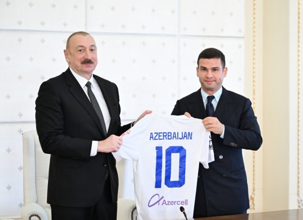 Prezident milli komandanın üzvlərini qəbul etdi - FOTOLAR