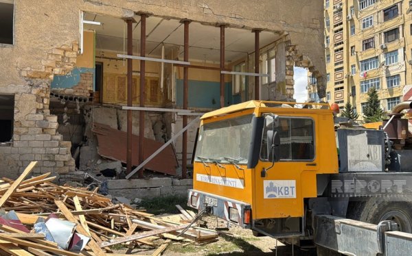 Sumqayıtda iki nəfərin öldüyü partlayış baş verən binanın söküntüsünə başlanılıb