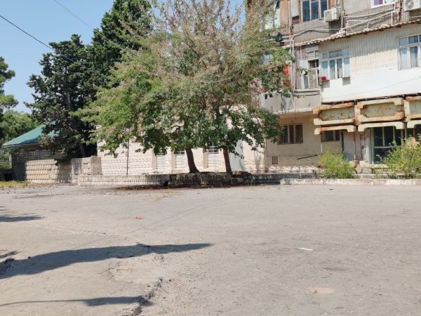 Sakinlər cana yığıldı: Sumqayıtda binanı su basıb, elektrik şitləri partlayır
