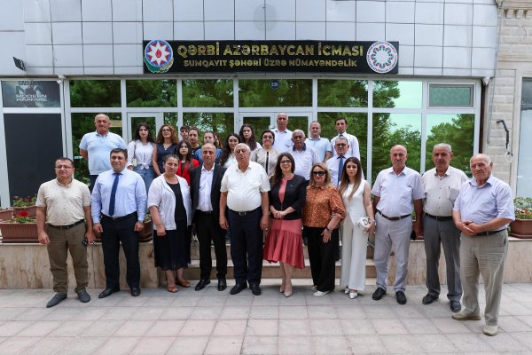 Sumqayıtda “Vaşinqton” müzakirəsi: “İlham Əliyevlə qürur duyuruq!” Sumqayıtda “Vaşinqton” müzakirəsi: “İlham Əliyevlə qürur duyuruq!”
