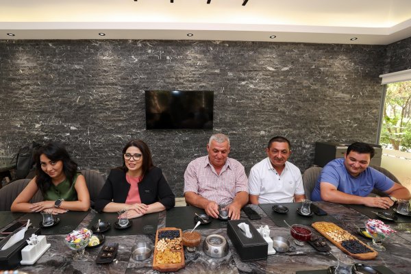 Sumqayıtda “Vaşinqton” müzakirəsi: “İlham Əliyevlə qürur duyuruq!” Sumqayıtda “Vaşinqton” müzakirəsi: “İlham Əliyevlə qürur duyuruq!”