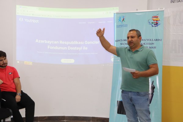 Sumqayıtda "Gənclərə öz karyera yollarını seçməkdə kömək edən - çatbotlar" layihəsinə yekun vurulub (FOTO) Sumqayıtda "Gənclərə öz karyera yollarını seçməkdə kömək edən - çatbotlar" layihəsinə yekun vurulub (FOTO)