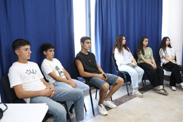Sumqayıtda "Gənclərə öz karyera yollarını seçməkdə kömək edən - çatbotlar" layihəsinə yekun vurulub (FOTO) Sumqayıtda "Gənclərə öz karyera yollarını seçməkdə kömək edən - çatbotlar" layihəsinə yekun vurulub (FOTO)