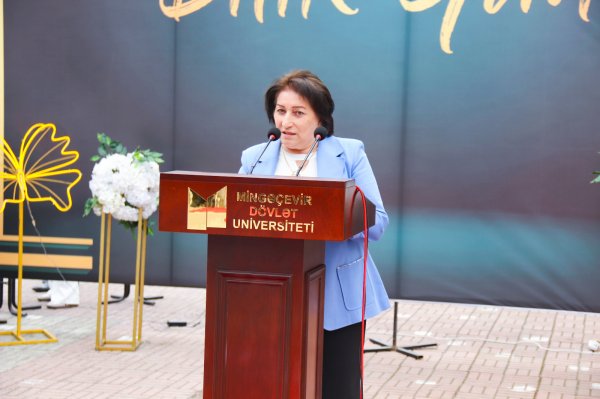 Mingəçevir Dövlət Universitetində Bilik Günü təntənəli şəkildə qeyd olunub (FOTO)