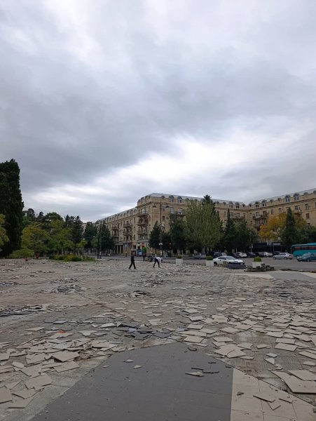 Sumqayıtda səkilərdə yenidənqurma işləri aparılır