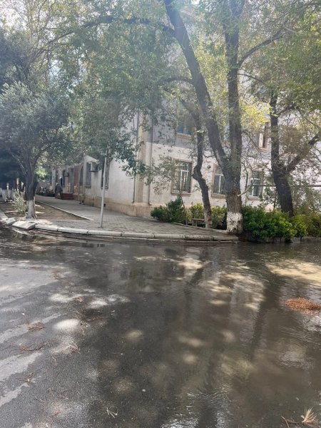 Sumqayıtda yağışdan sonra gölməçə əmələ gəldi -FOTO