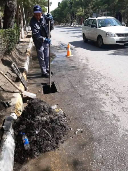 Sumqayıtda yağış barmaqlıqları təmizləndi - FOTOLAR