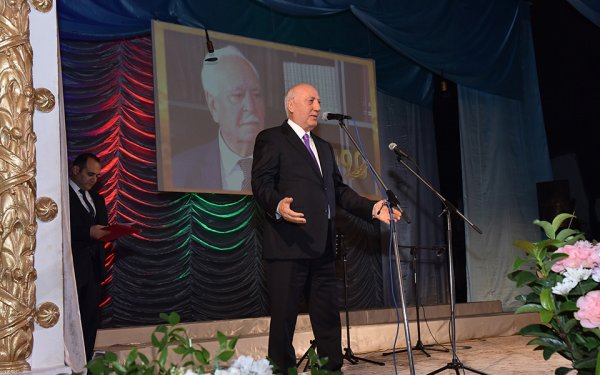 Sumqayıtda tanınmış şair-publisist Əvəz Mahmud Lələdağın 90 illiyi qeyd olunub