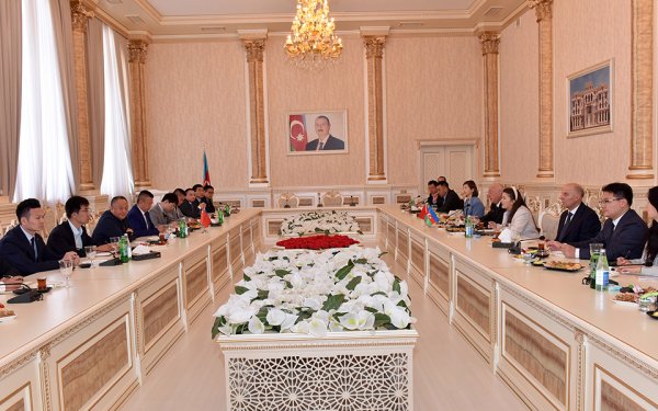 Zakir Fərəcov investorları qəbul etdi: Çinin 20 böyük şirkəti Sumqayıtda