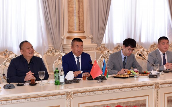 Zakir Fərəcov investorları qəbul etdi: Çinin 20 böyük şirkəti Sumqayıtda