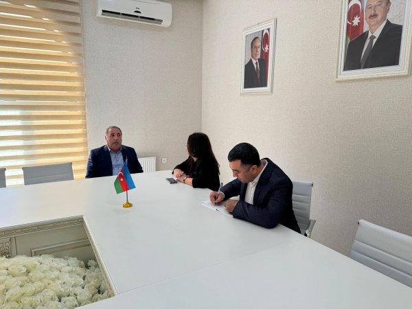 Sumqayıtın deputatı Səbinə Salmanova növbəti dəfə vətəndaşları qəbul edib