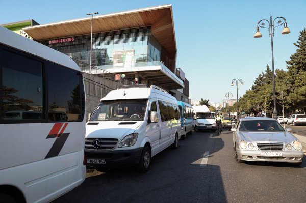 Qanunsuz sərnişin daşıyan 18 nəqliyyat vasitəsi saxlanıldı - FOTOLAR