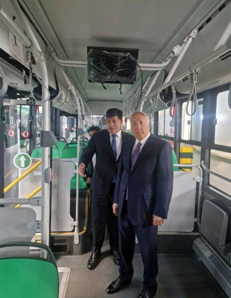 Zakir Fərəcov Sumqayıtda elektrik avtobusu istehsal edən zavodda olub