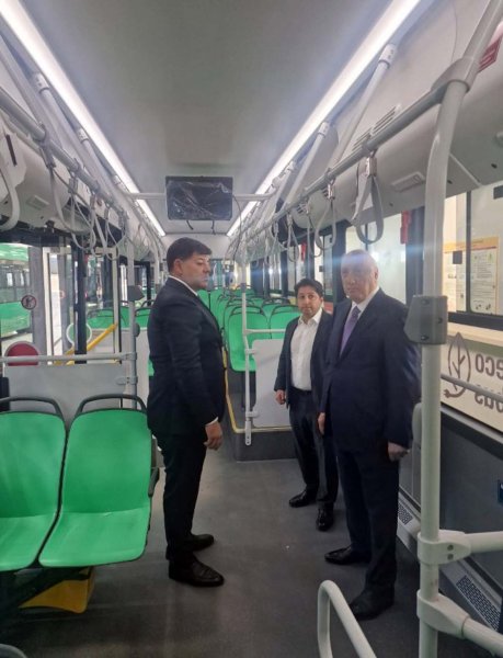 Zakir Fərəcov Sumqayıtda elektrik avtobusu istehsal edən zavodda olub