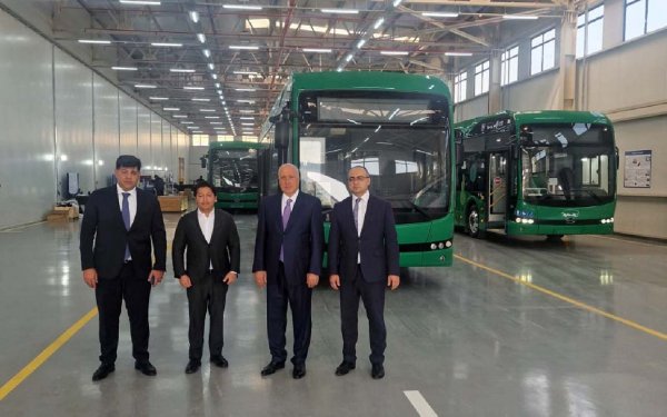 Zakir Fərəcov Sumqayıtda elektrik avtobusu istehsal edən zavodda olub