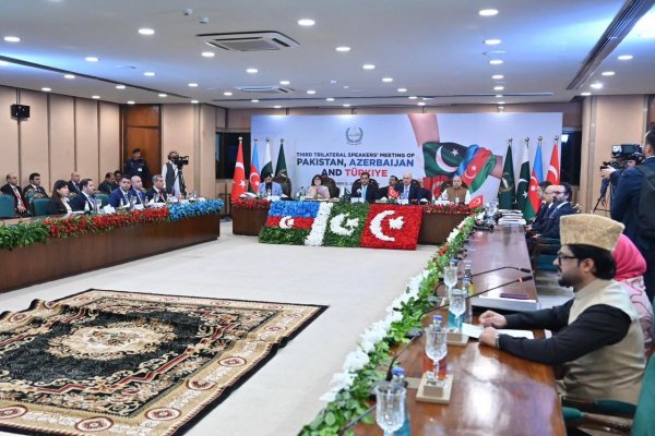 Azərbaycan-Pakistan-Türkiyə parlament sədrlərinin görüşü başlayıb