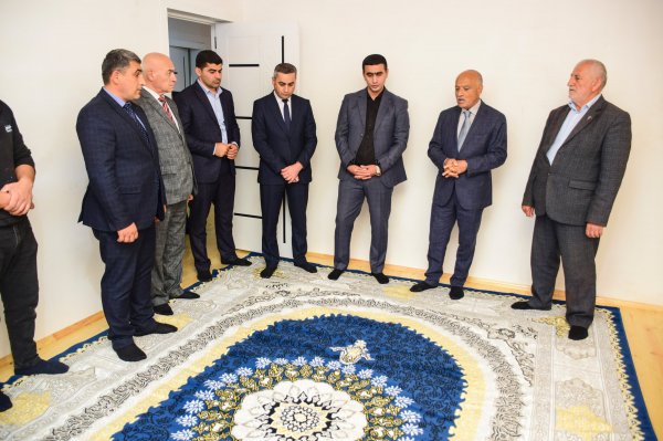 Ərkivanda sevinc dolu gün – evi yanan ailəyə yeni ev hədiyyə edildi