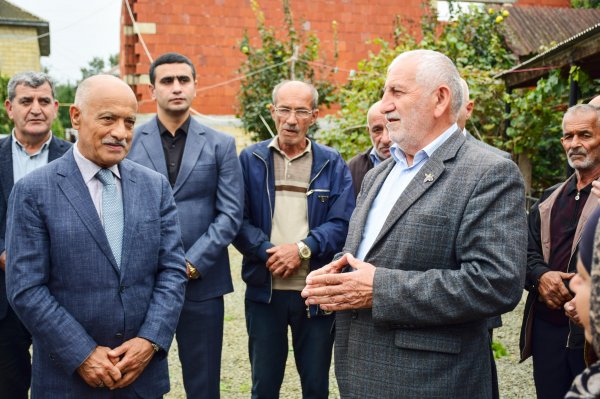 Ərkivanda sevinc dolu gün – evi yanan ailəyə yeni ev hədiyyə edildi