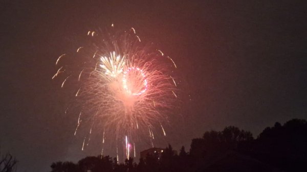 Sumqayıtda Zəfər Günü münasibətilə möhtəşəm atəşfəşanlıq olub - FOTO