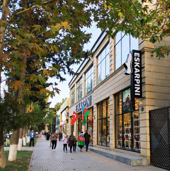 Sumqayıtda Zəfər Günü münasibətilə bayram ab-havası yaşanır - FOTO