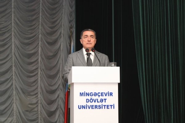 Mingəçevir Dövlət Universitetində Konstitusiya Gününə həsr olunmuş konfrans keçirilib