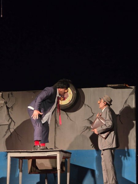 Sumqayıt Teatrı Rus Dram Teatrında "Qaravəlli" tamaşası ilə çıxış etdi (FOTO)