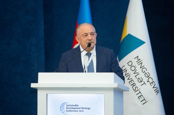 Mingəçevirdə "Davamlı İnkişaf Strategiyası: Qlobal trendlər, milli təcrübələr və yeni hədəflər" adlı beynəlxalq konfrans başlayıb Mingəçevirdə "Davamlı İnkişaf Strategiyası: Qlobal trendlər, milli təcrübələr və yeni hədəflər" adlı beynəlxalq konfrans başlayıb