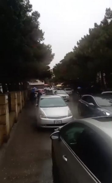 Sumqayıtda məktəb yolu təhlükəyə çevrilib – Səki zəbt olunub, uşaqlar yoldan gedir - VİDEO Sumqayıtda məktəb yolu təhlükəyə çevrilib – Səki zəbt olunub, uşaqlar yoldan gedir - VİDEO