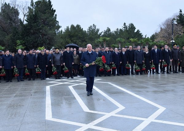 Sumqayıt şəhərində Ümummilli Lider Heydər Əliyevin anım mərasimi keçirilib - FOTOLAR