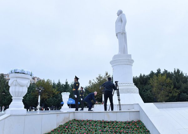 Sumqayıt şəhərində Ümummilli Lider Heydər Əliyevin anım mərasimi keçirilib - FOTOLAR