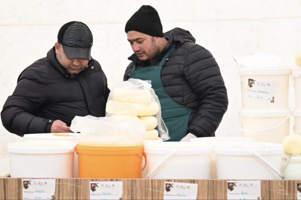 Sumqayıtda ilk dəfə “Kənddən Şəhərə” Yeni il yarmarkası fəaliyyətə başlayıb - FOTOLAR