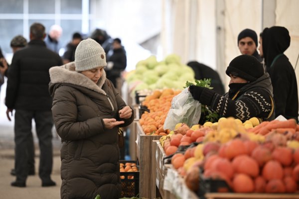 Sumqayıtda ilk dəfə “Kənddən Şəhərə” Yeni il yarmarkası fəaliyyətə başlayıb - FOTOLAR