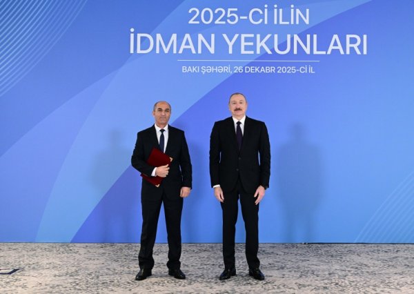 Prezident bu idmançılara ev verdi - FOTOLAR