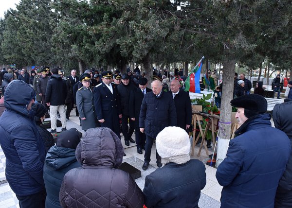 Sumqayıtda 20 Yanvar faciəsinin 36-cı ildönümü ilə əlaqədar anım mərasimi keçirilib - FOTOLAR