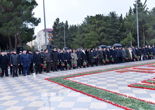Sumqayıtda 20 Yanvar faciəsinin 36-cı ildönümü ilə əlaqədar anım mərasimi keçirilib - FOTOLAR