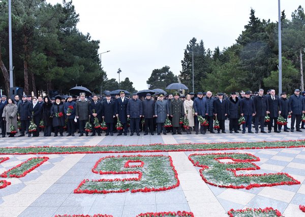 Sumqayıtda 20 Yanvar faciəsinin 36-cı ildönümü ilə əlaqədar anım mərasimi keçirilib - FOTOLAR