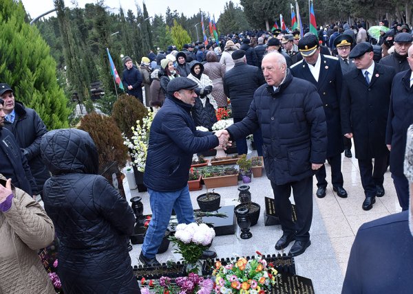 Sumqayıtda 20 Yanvar faciəsinin 36-cı ildönümü ilə əlaqədar anım mərasimi keçirilib - FOTOLAR