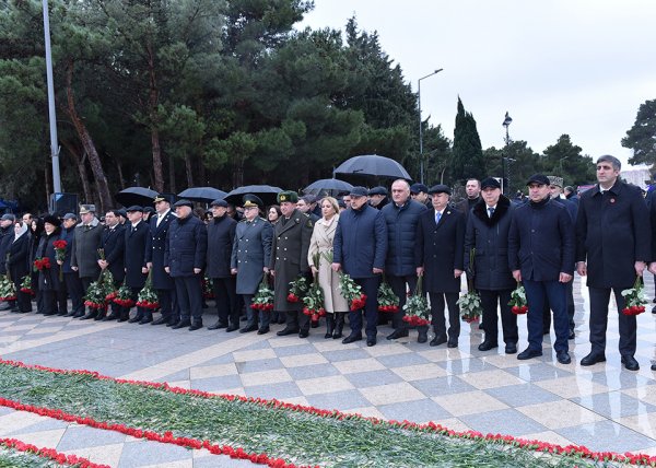 Sumqayıtda 20 Yanvar faciəsinin 36-cı ildönümü ilə əlaqədar anım mərasimi keçirilib - FOTOLAR